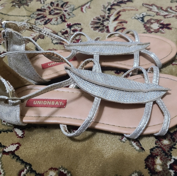 Sandals - Picture 4 of 4